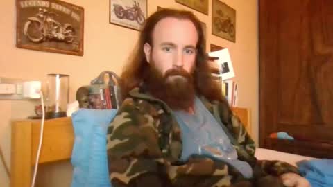 yeti_92 online show from October 2025 06:41:02 AM