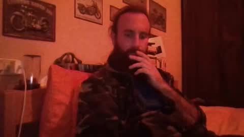 yeti_92 online show from November 2025 05:36:02 PM