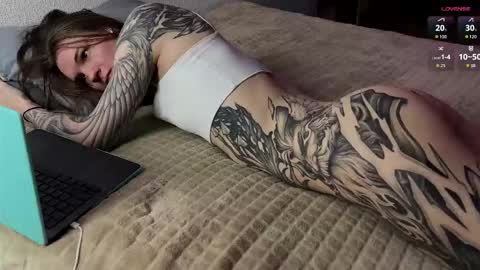 yexes online show from October 2025 03:59:02 AM