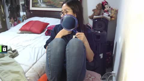 Snapshot of yeyefashon210 chatting on April 2026 11:27:02 PM Andrea online show from April 2026 11:27:02 PM