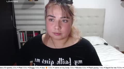 hii i am yini online show from April 2026 03:57:01 AM