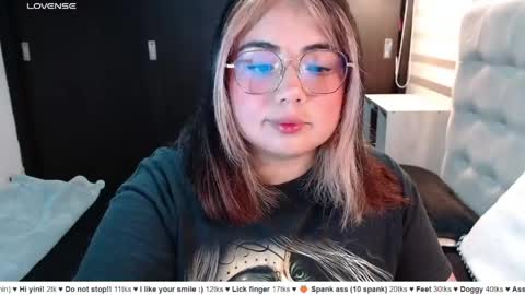 hii i am yini online show from April 2026 02:47:01 AM