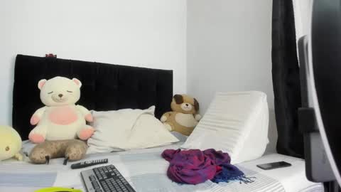 yinyyanghot online show from October 2025 12:30:02 AM