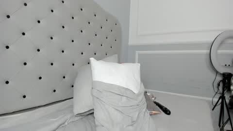 Snapshot of yiseth_02 chatting on January 2025 09:57:02 AM roxie reyes online show from January 2025 09:57:02 AM