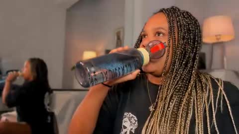 Snapshot of yiseth_02 chatting on September 2025 03:16:02 AM roxie reyes online show from September 2025 03:16:02 AM