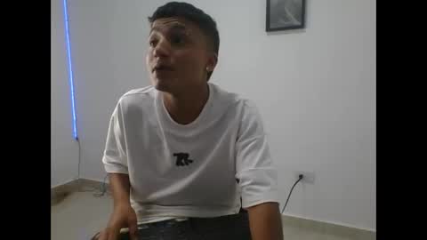 yissus_20 online show from April 2026 07:25:01 PM