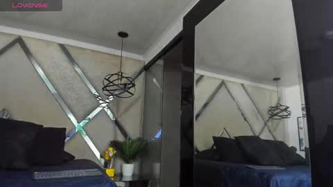 Snapshot of yiyo10_ chatting on April 2026 04:26:02 AM Yiyo online show from April 2026 04:26:02 AM