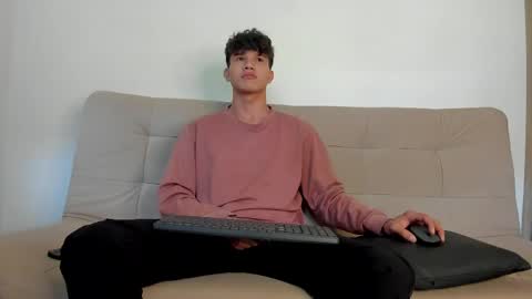 yizus_bonz online show from June 2026 05:03:04 PM
