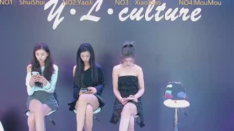ylwh001 online show from September 2025 02:27:01 PM
