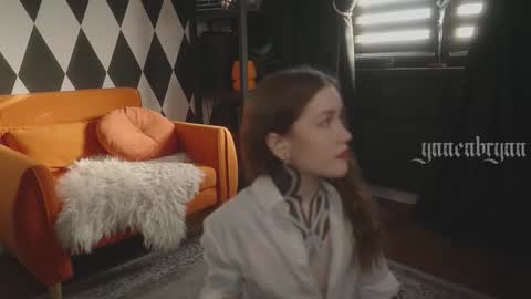 Snapshot of ynnenbrynn chatting on February 2026 05:05:01 AM ynnenbrynn online show from February 2026 05:05:01 AM