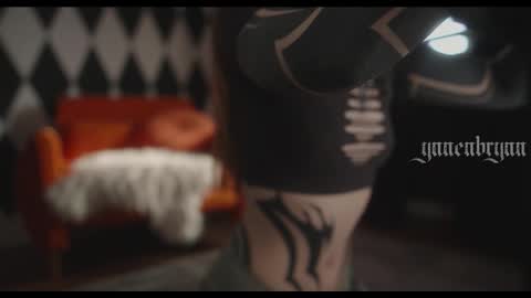 Snapshot of ynnenbrynn chatting on February 2026 05:47:02 AM ynnenbrynn online show from February 2026 05:47:02 AM