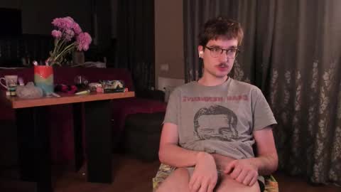 Snapshot of yoga_pizza_420 chatting on November 2025 04:43:02 AM Max online show from November 2025 04:43:02 AM