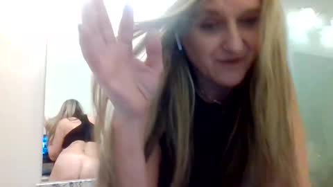 Snapshot of yogabuttttttt chatting on March 2026 05:29:01 AM yogabuttttttt online show from March 2026 05:29:01 AM