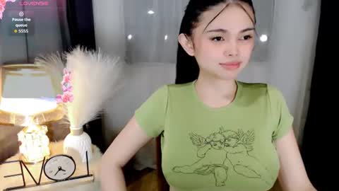 Snapshot of yogirl_abby chatting on June 2026 04:22:01 PM Hi i am Abby i am Filipina Aussie youve ever wanted to meet NOT INTO CHEAP GUY online show from June 2026 04:22:01 PM