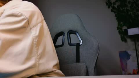 Snapshot of yoka_paradoxxx chatting on November 2025 05:06:01 AM yoka_paradoxxx online show from November 2025 05:06:01 AM