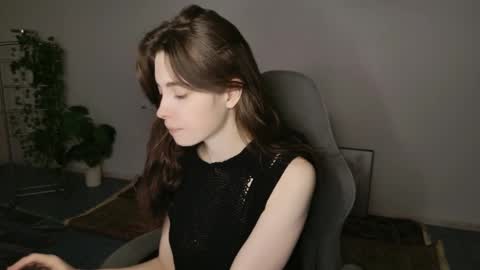 Snapshot of yoka_paradoxxx chatting on November 2025 05:18:02 AM yoka_paradoxxx online show from November 2025 05:18:02 AM