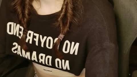 Snapshot of yoka_paradoxxx chatting on December 2025 05:48:01 AM yoka_paradoxxx online show from December 2025 05:48:01 AM