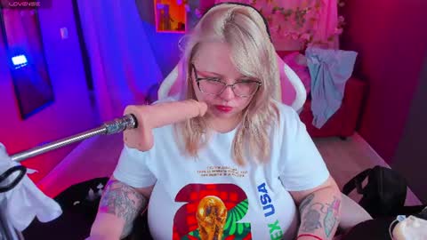 Snapshot of yoki_shizuko chatting on June 2026 08:42:02 AM Yoki online show from June 2026 08:42:02 AM
