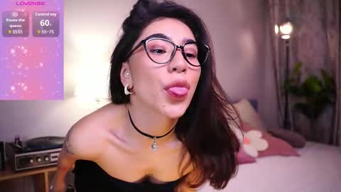 Yoko online show from November 2025 05:40:02 AM