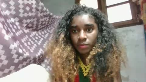 yolandrina05 online show from September 2025 01:32:01 PM