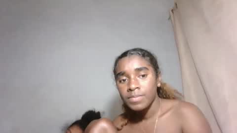 yolandrina05 online show from October 2025 09:30:02 AM