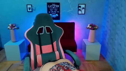 Yolandi-Foun online show from January 2025 11:01:02 AM