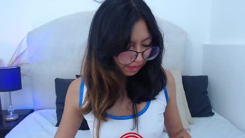 Snapshot of yommi_winx chatting on February 2025 01:45:01 AM Yommi Winx online show from February 2025 01:45:01 AM