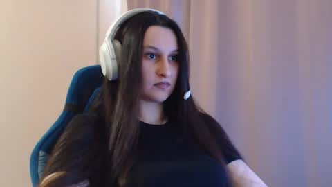 Snapshot of yongswab chatting on April 2026 02:28:01 PM Sophie online show from April 2026 02:28:01 PM