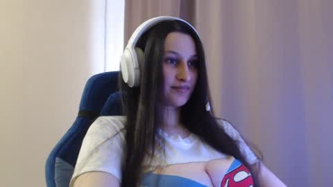 Snapshot of yongswab chatting on April 2026 02:44:02 PM Sophie online show from April 2026 02:44:02 PM