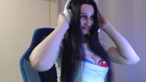 Snapshot of yongswab chatting on April 2026 07:58:02 PM Sophie online show from April 2026 07:58:02 PM