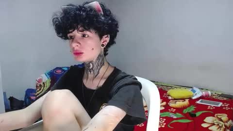 Snapshot of yoonbum_ chatting on November 2025 12:57:02 AM Little Mike Independent model online show from November 2025 12:57:02 AM