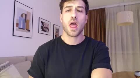 Snapshot of yoooups chatting on December 2025 05:18:02 PM Yoooups online show from December 2025 05:18:02 PM