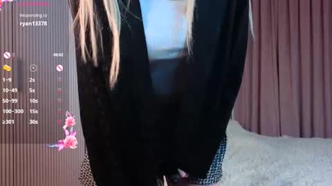 Elizabeth brunette -- Darline blonde  online show from October 2025 07:38:02 PM