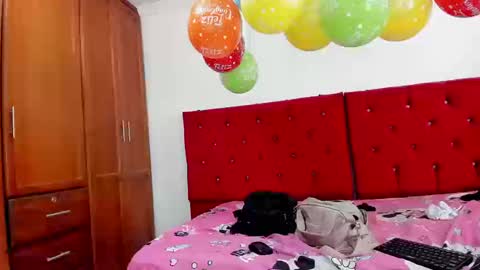  Annie  Elizabeth online show from September 2025 03:37:01 PM