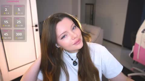 Julia Please Thumbs up me   online show from April 2026 06:18:02 AM