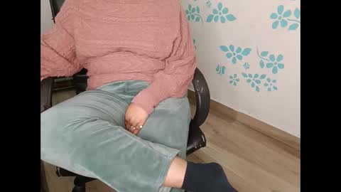 Snapshot of your_charming_baby chatting on December 2024 06:31:02 AM your_charming_baby online show from December 2024 06:31:02 AM