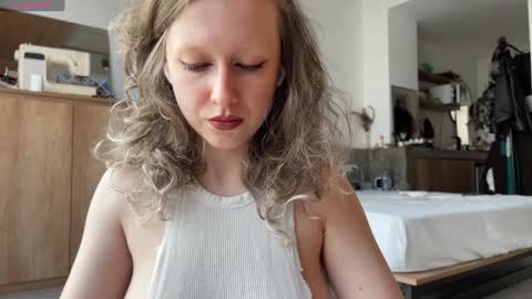 Snapshot of your_coraline_ chatting on December 2024 08:37:02 AM your_coraline_ online show from December 2024 08:37:02 AM