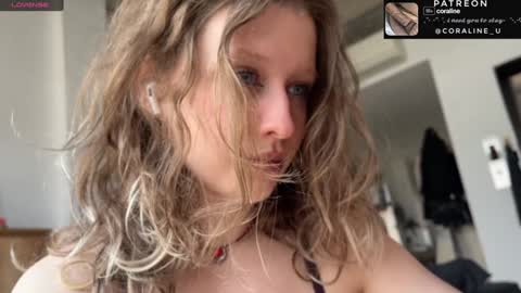 Snapshot of your_coraline_ chatting on January 2025 07:41:01 AM your_coraline_ online show from January 2025 07:41:01 AM