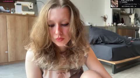 Snapshot of your_coraline_ chatting on January 2025 09:35:01 AM your_coraline_ online show from January 2025 09:35:01 AM