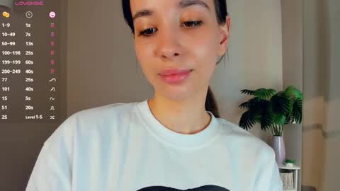 Lina online show from March 2026 10:43:02 AM
