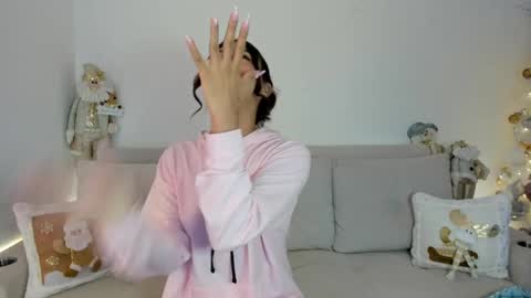 Eliza online show from December 2024 09:22:01 PM