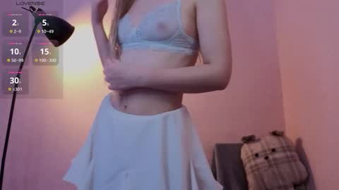 Olivia online show from October 2025 08:27:02 PM