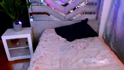 Snapshot of your_girl_of_dream chatting on April 2026 03:29:01 AM your_girl_of_dream online show from April 2026 03:29:01 AM