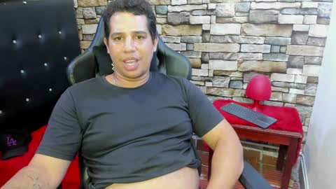 Snapshot of your_hot_friend69 chatting on February 2025 12:38:02 AM David online show from February 2025 12:38:02 AM