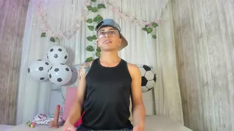 Snapshot of your_kitty_boy chatting on June 2026 07:36:02 PM your_kitty_boy online show from June 2026 07:36:02 PM