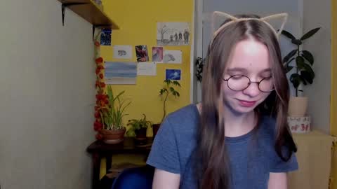 Leslie online show from December 2024 04:09:02 PM