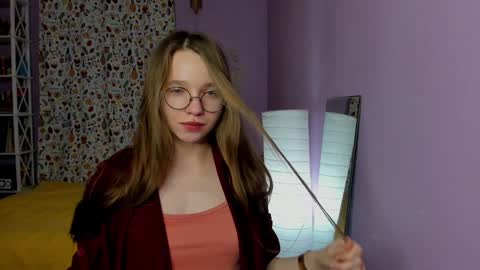 Leslie online show from January 2025 01:13:01 PM