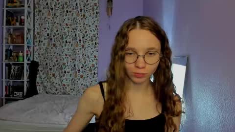 Leslie online show from September 2025 01:05:02 AM