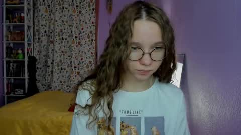 Leslie online show from October 2025 07:11:01 PM