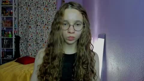 Leslie online show from October 2025 10:21:02 PM